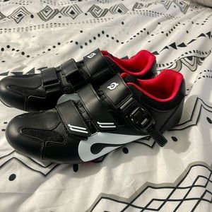Peloton Size 43 Cycling Shoe with Clips.